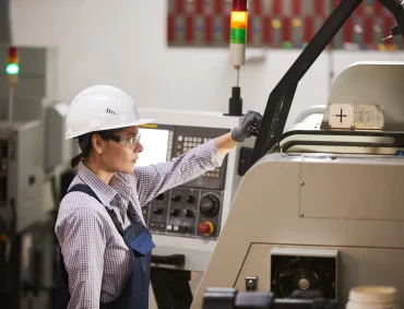 machine-operator-preparing